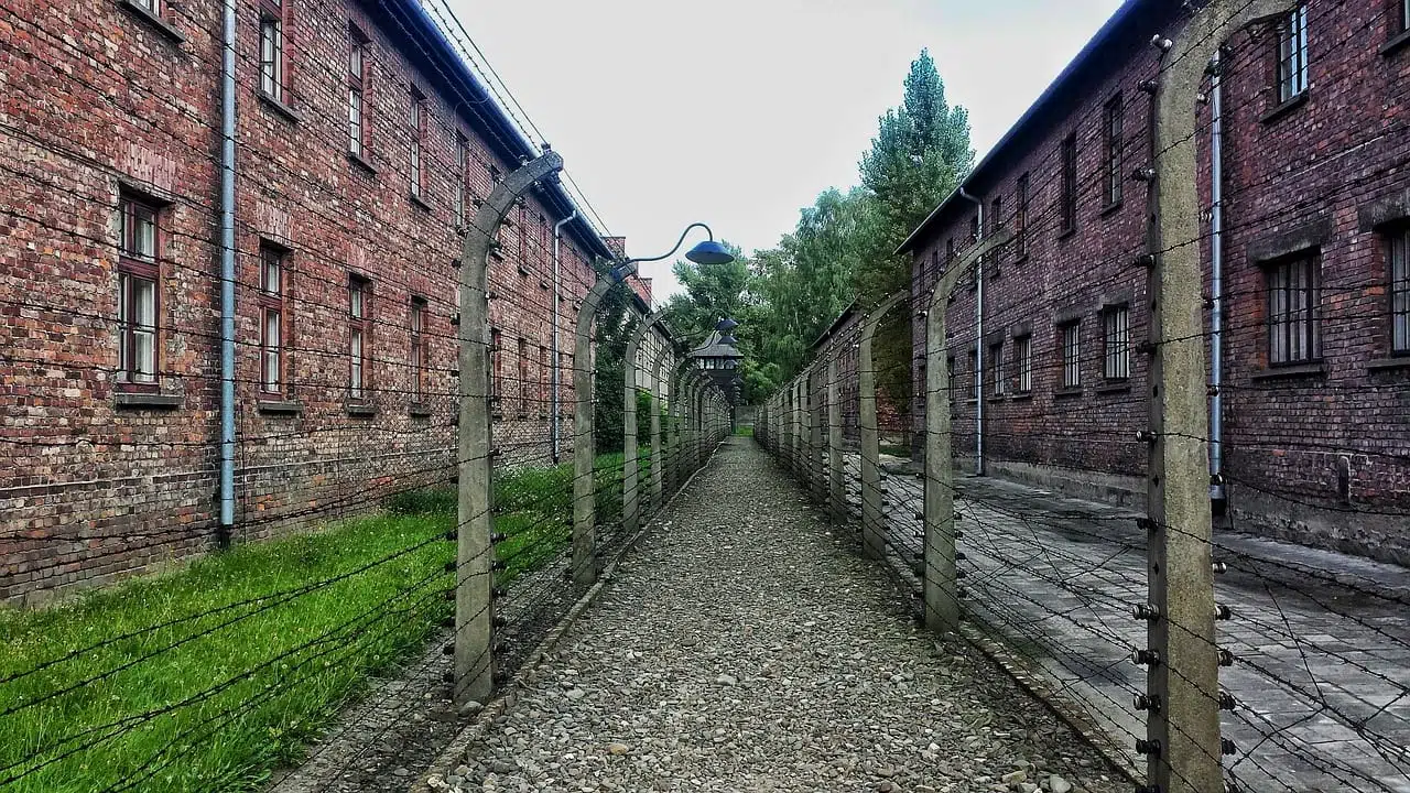 Концлагерь Освенцим фото