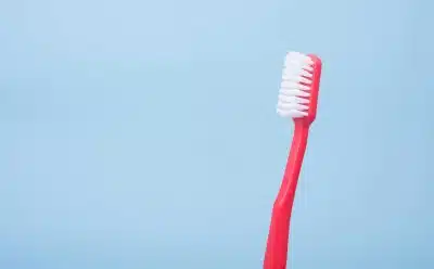 Зубная щетка фото