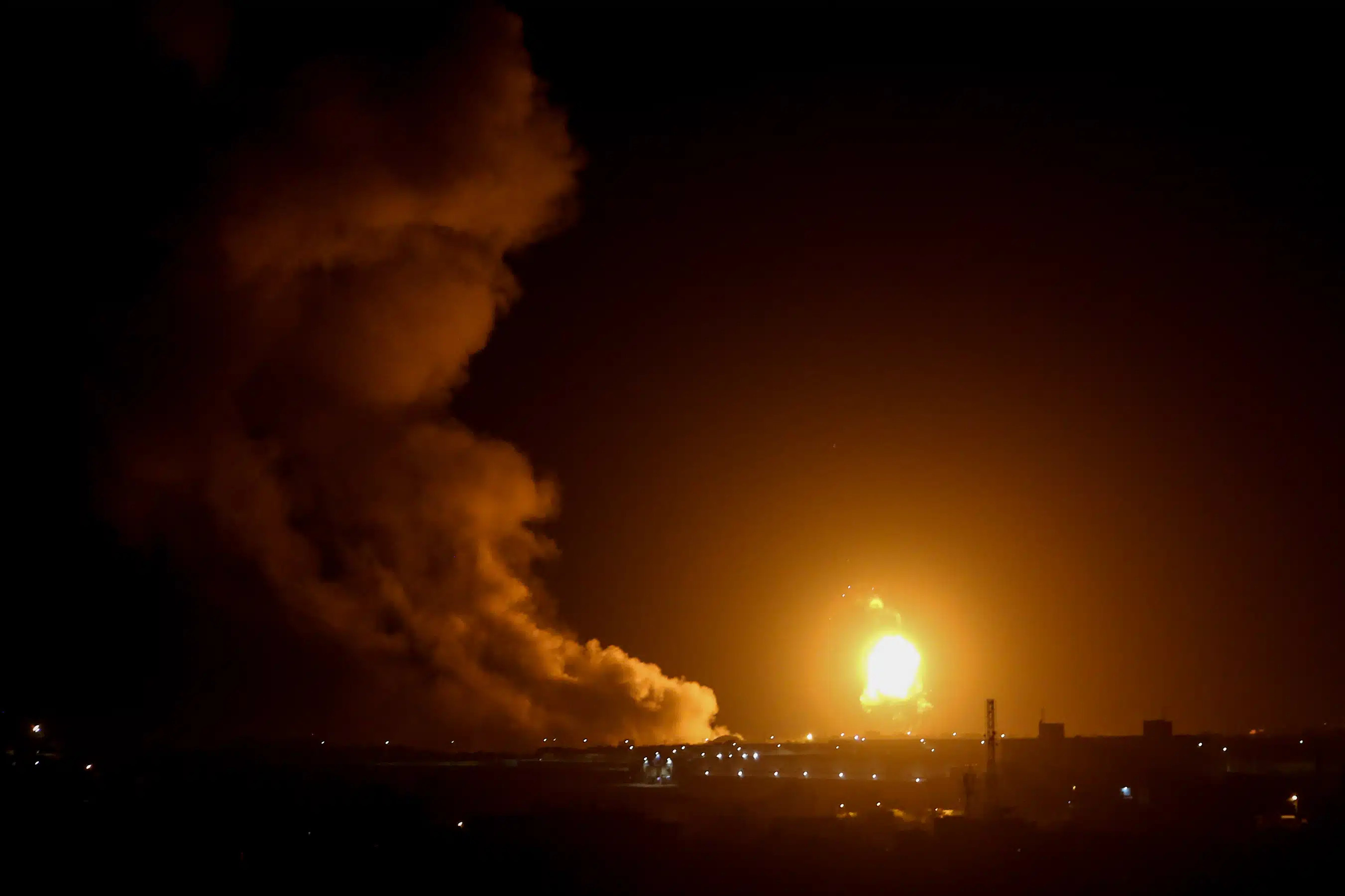 Авиаудары ЦАХАЛа по сектору Газа фото