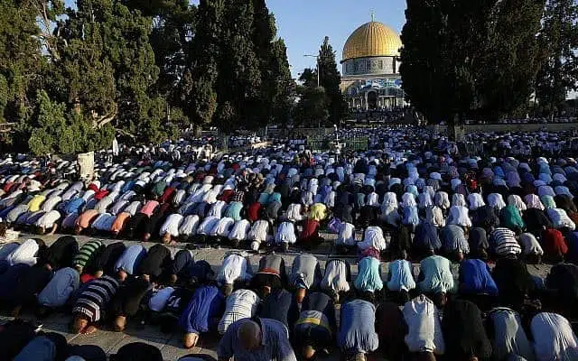Молитва мусульман на Храмовой горе фото