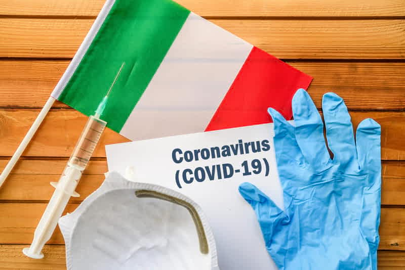 коронафирус в италии флаг фото