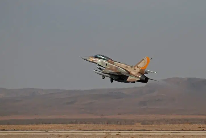 Самолет израильских ВВС фото