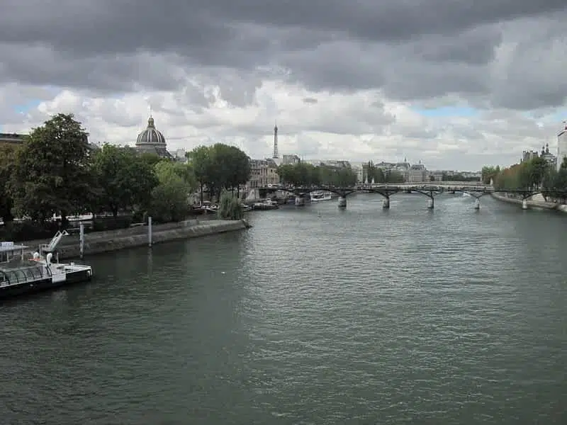 Париж и река Сена фото