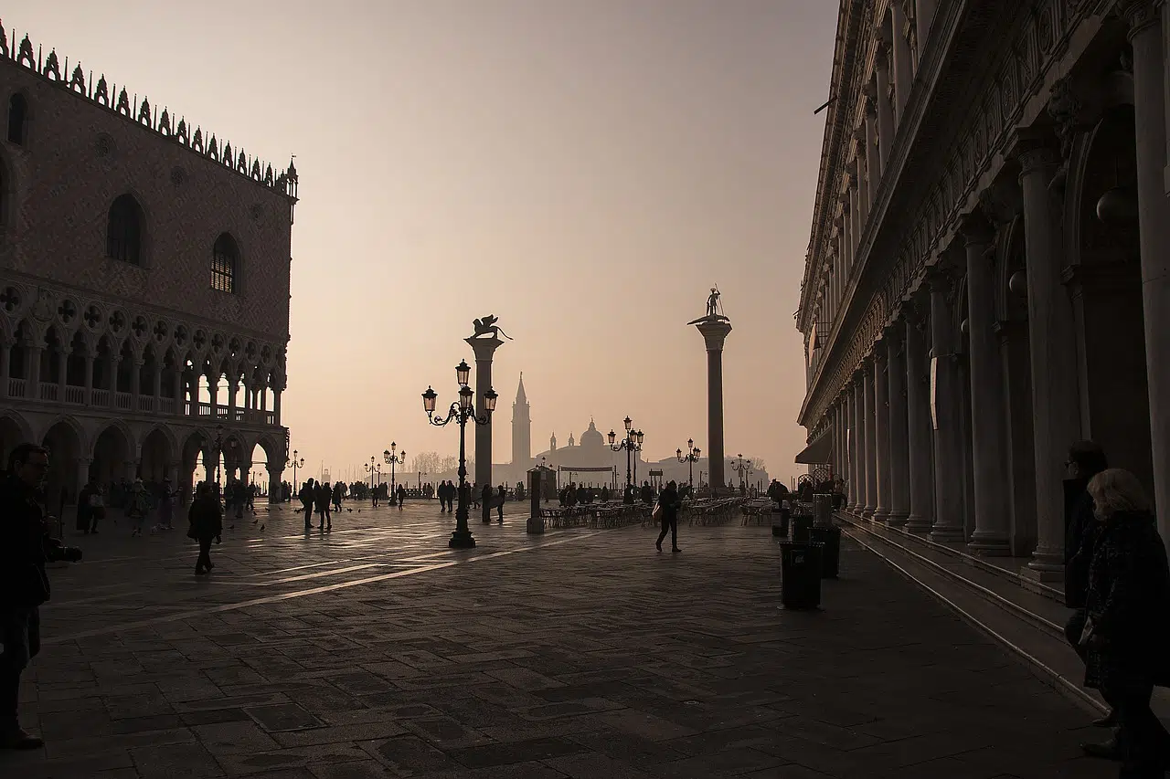 Путешествие в Венецию — туристов предупредили о новых ограничениях 02.06.2024