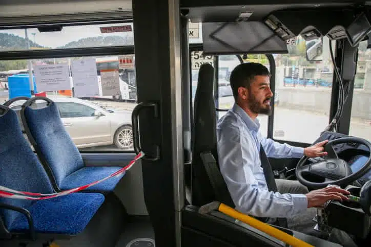 водитель автобуса израиль фото