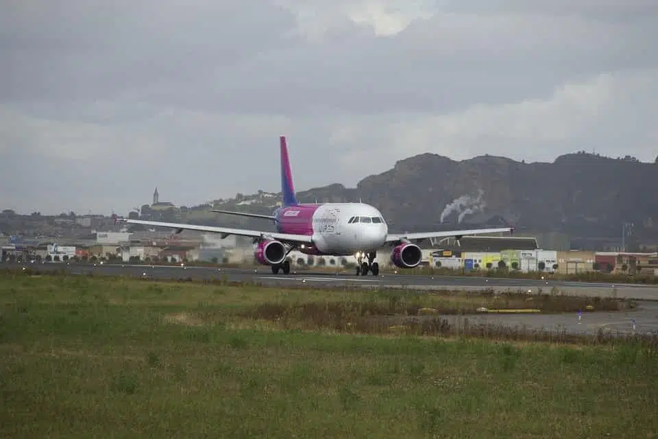 Самолет Wizz Air фото