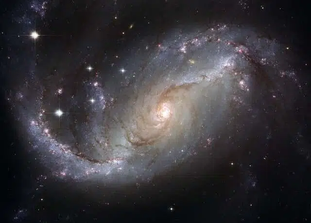 спиралевидная галактика космос фото