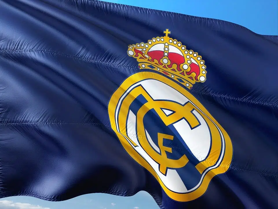 Флаг Реал Мадрид фото