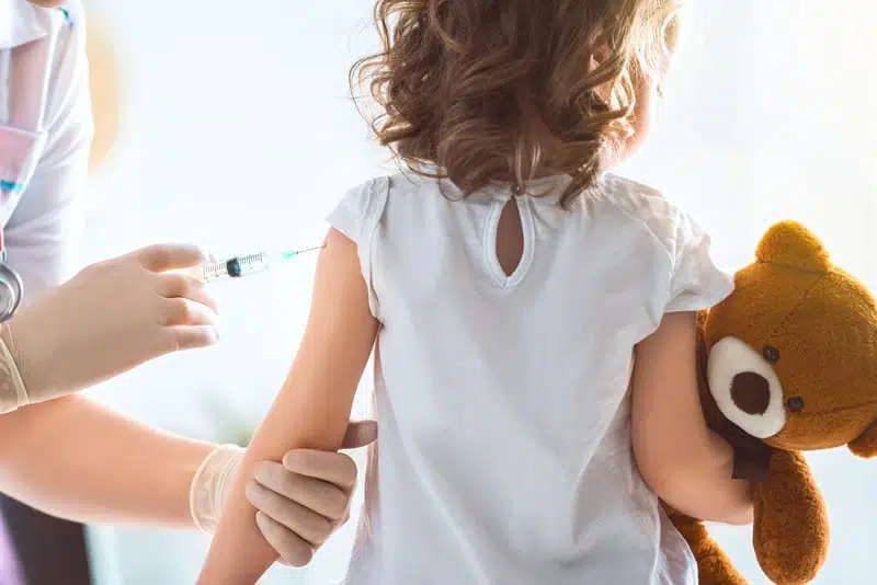 вакцинация детей прививка фото