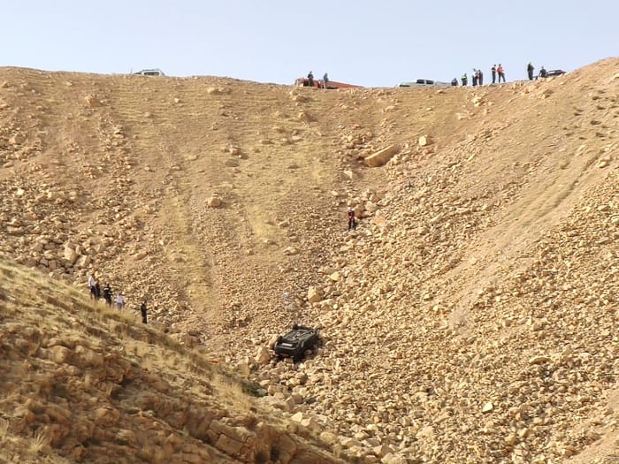 Avto sletelo s obryva v Iordanskoj doline