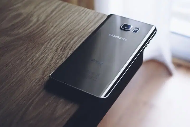 Смартфон Samsung фото