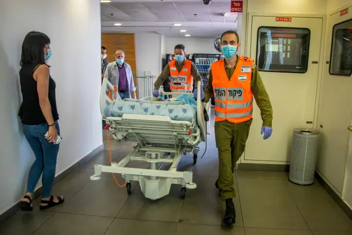 Коронавирус израиль доставка пациента в больницу фото