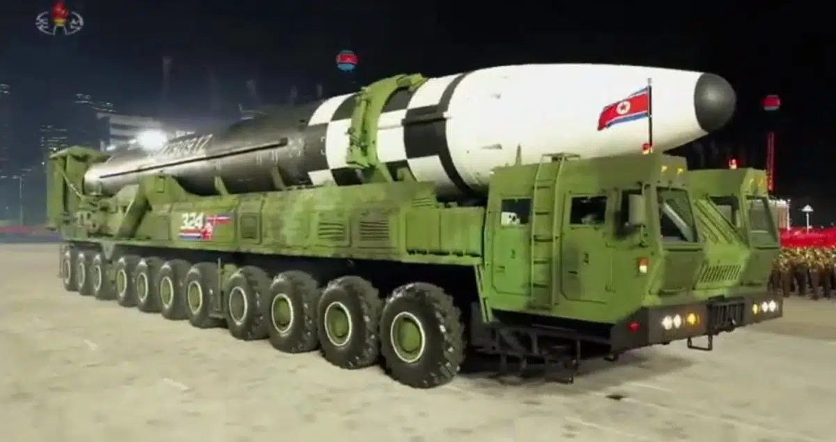 баллистическая ракета КНДР фото