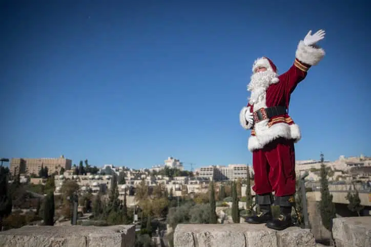 Санта-Клаус в Израиле фото