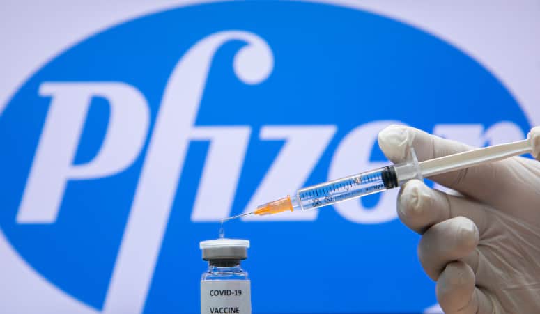 Pfizer и BioNTech начали испытания вакцины против штамма коронавируса Омикрон