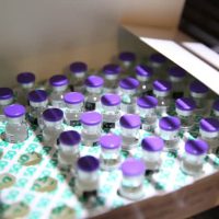 Вакцина от коронавируса фото