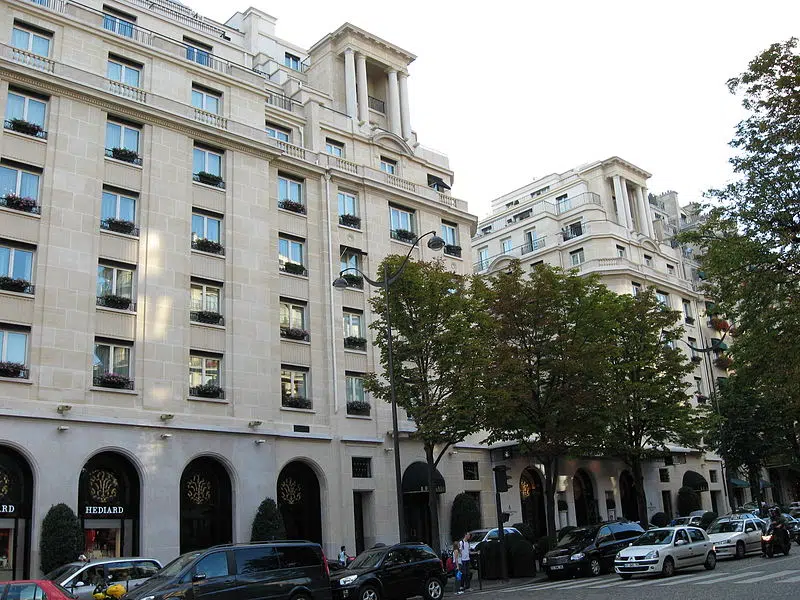 Отель George-V в Париже фото