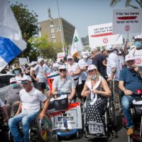 Протест бывших военных с инвалидностью фото