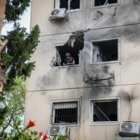 Последствия ракетного обстрела Ашкелона фото