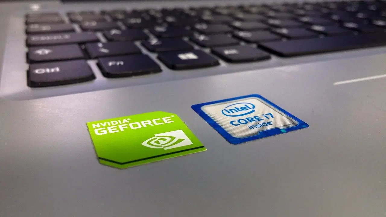 Компании NVidia и Intel фото