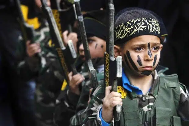 Детский военный лагерь ХАМАС фото