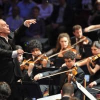 ХОТ дает возможность своим зрителям посещать всемирно известные концертные залы