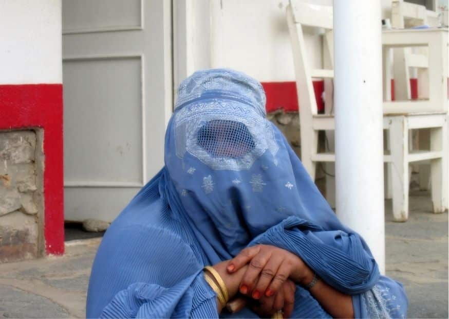 женщина Афганистан фото