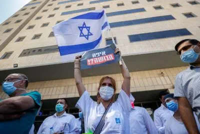 Протесты медиков в Израиле фото