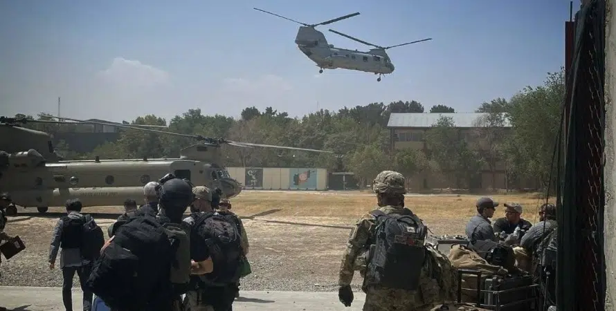 Эвакуация дипломатов США из Кабула фото