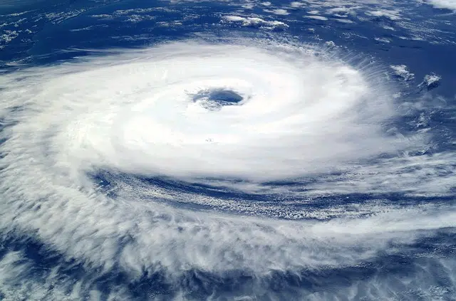 циклон буря тайфун фото