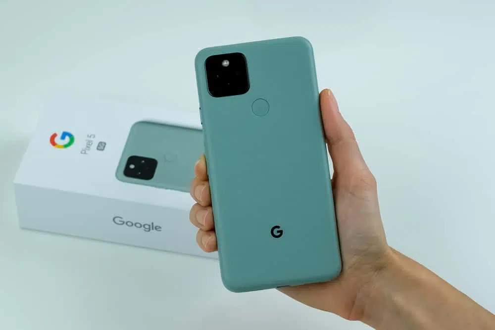 Google Pixel 5 смартфон фото