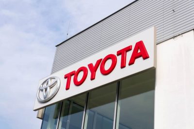 Toyota отзывает более 22 тысяч внедорожников Tundra и Sequoia