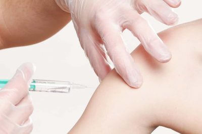 Популярную вакцину, вызывающую тромбоз и смерть, отзывают по всему миру