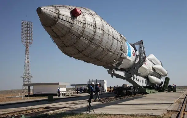 Ракета Роскосмоса для космического туризма фото