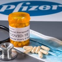 Таблетки от коронавируса Pfizer фото