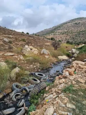Загрязнение на территории Иудеи и Самарии фото
