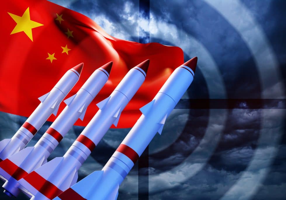 Крылатые ракеты на фоне китайского флага коллаж