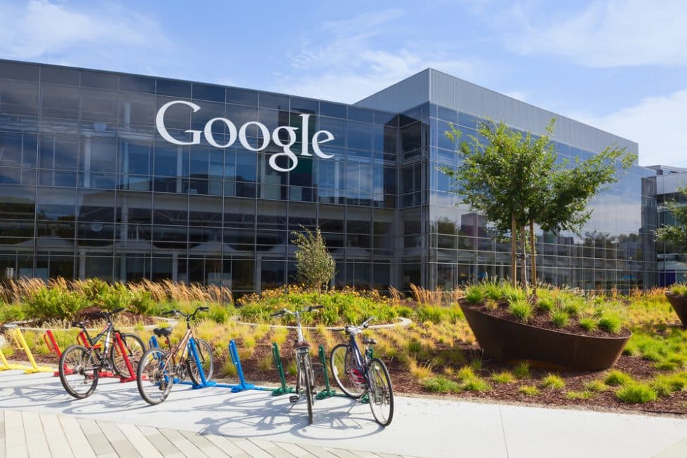 Внешний вид здания штаб-квартиры Google фото