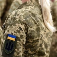 Женщина в армии Украины фото