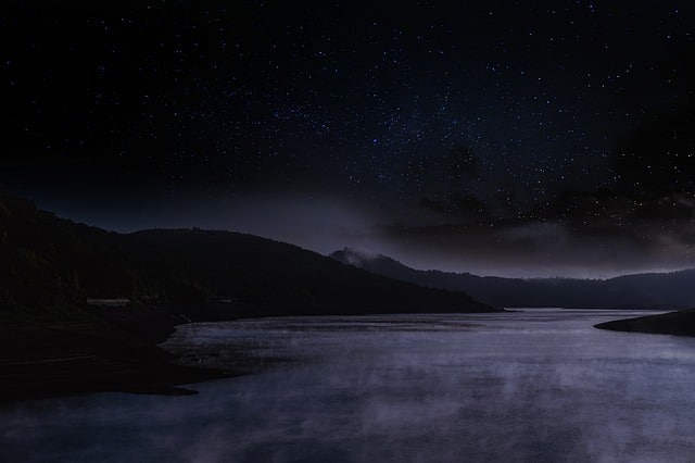 Ночное озеро фото