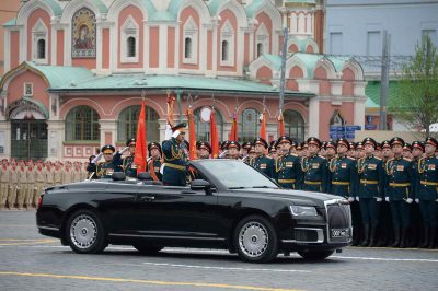 сергей шойгу на параде в москве фото