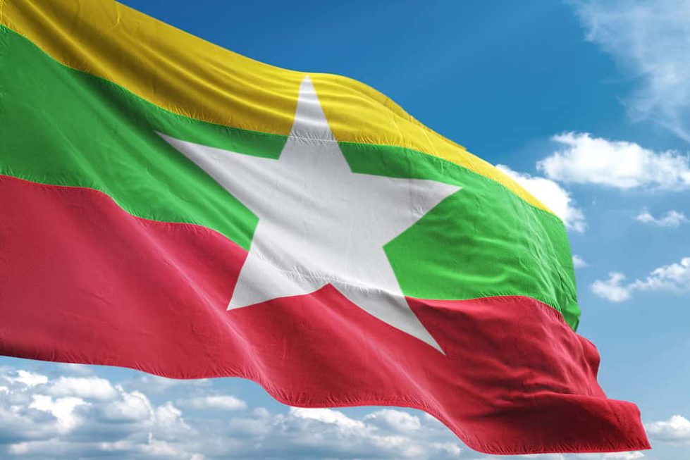 флаг мьянмы фото