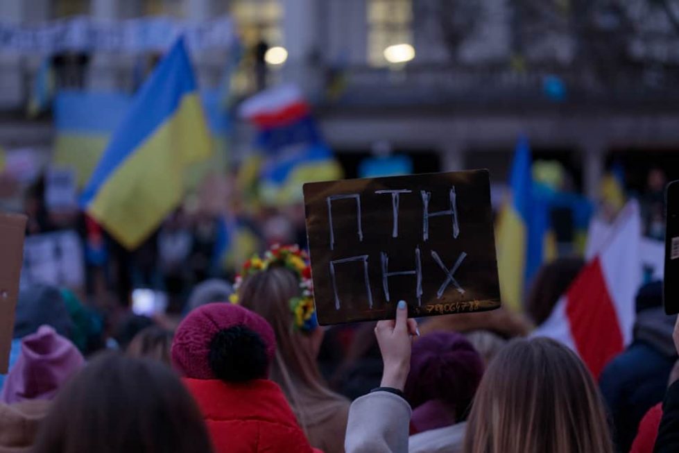 Антивоенные протесты митинги против россии фото