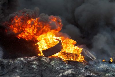 Протесты друзов: поджигают покрышки и перекрывают трассы (ВИДЕО)