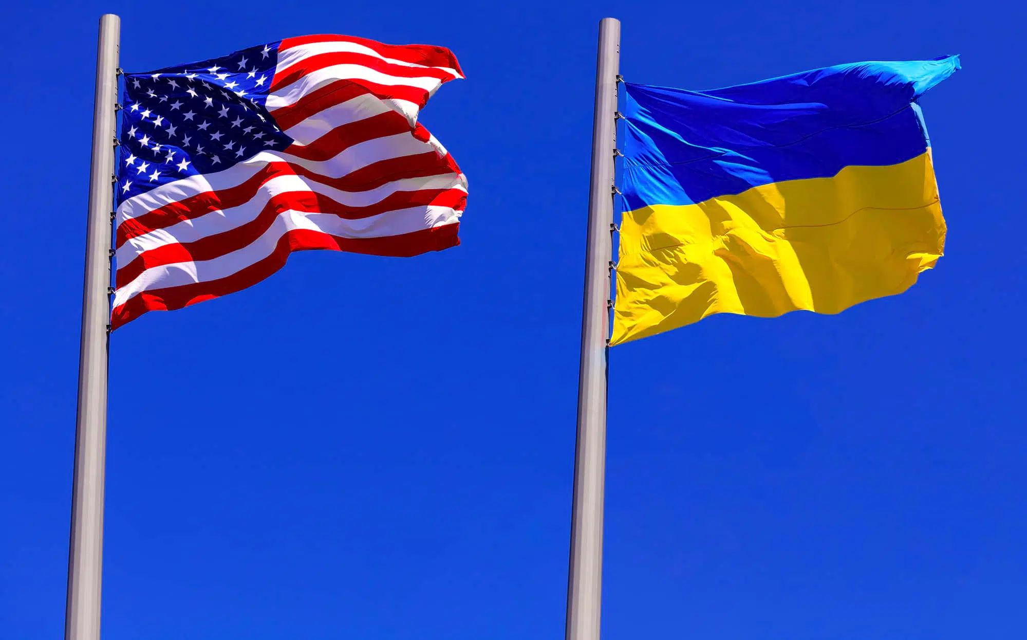 Флаги США и Украины фото