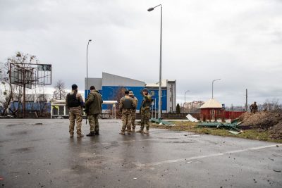 Украинские бойцы возле Киева (2) фото