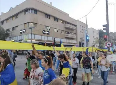 В центре Тель-Авива прошел марш вышиванок 20.04.2024