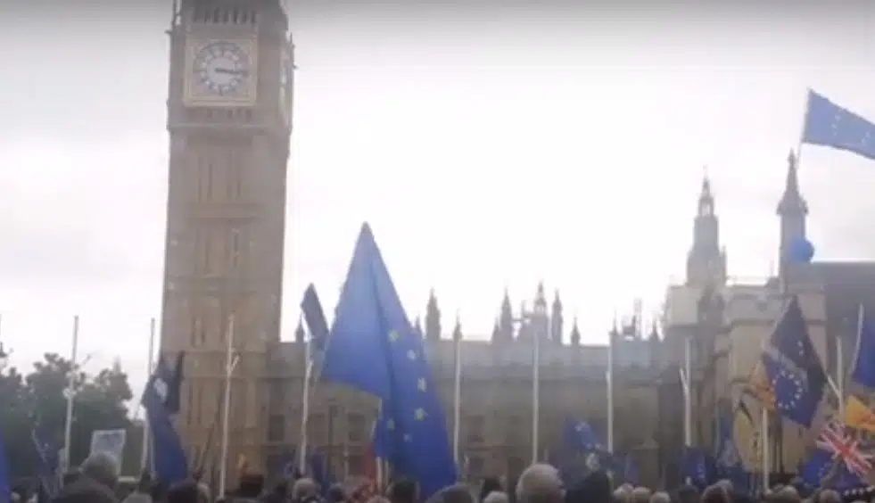 Марш за возвращение в Ес в Лондоне скриншот