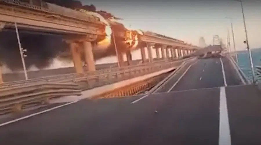 Взрыв на Крымском мосту скриншот