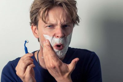 Почему нельзя оставлять бритву в душе - ответ экспертов